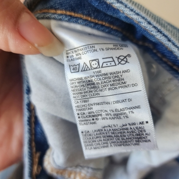 Old Navy High Rise O.G Straight Distress Light Wash Cut Off Shorts Plus Size 20 - Picture 8 of 8